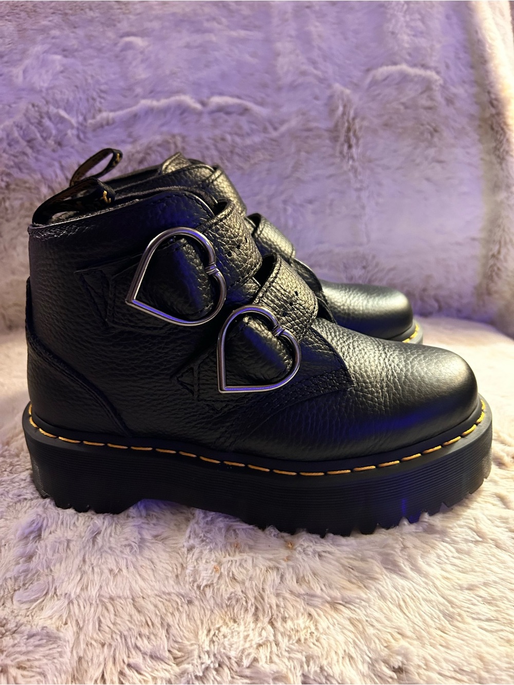 🖤Dr. Martens Devon Heart Boots BLACK🖤 - Picture 3 of 10